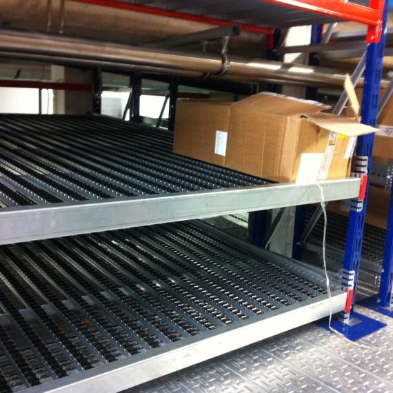 scaffalature a gravità per piccoli carichi