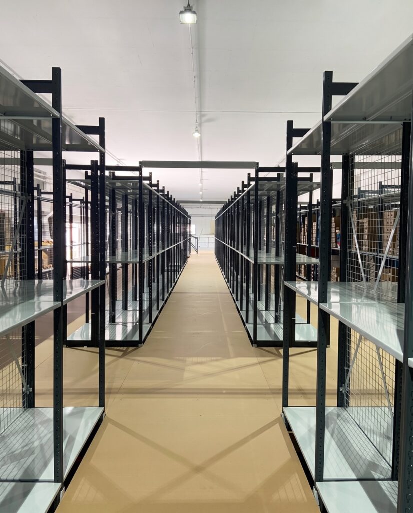 Scaffalatura Leggera a Ripiani_30