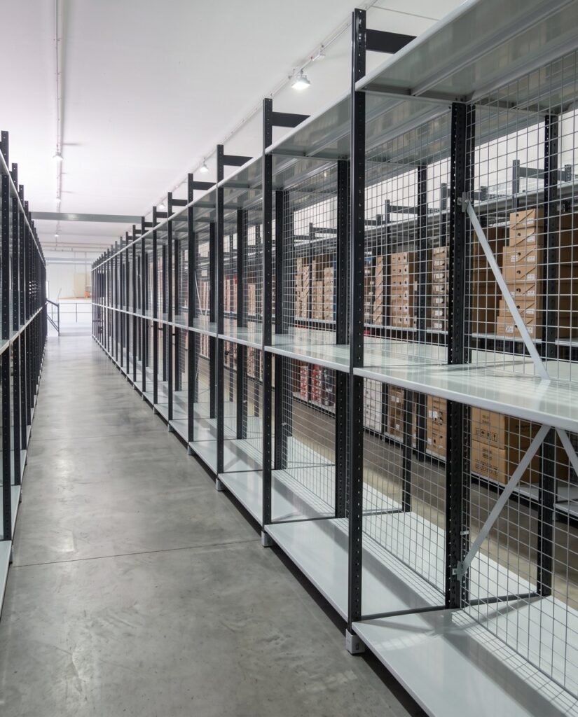 Scaffalatura Leggera a Ripiani_31